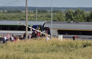 Rendkívüli! Összeütközött két vonat! Rengeteg mentő a helyszínen, sokkolta a kivonuló egységeket, amikor meglátták, hogy…