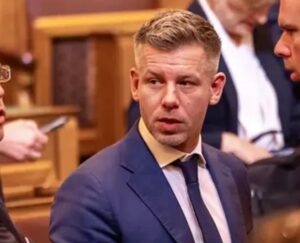 A Közlönyből derült ki, hogy Magyar Péter azonnali hatállyal felmentette…