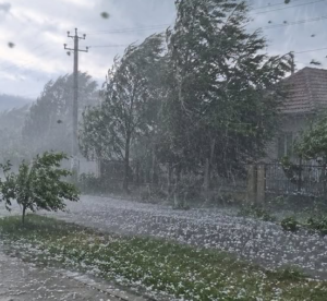 Hatalmas vihar jön órákon belül, mindenki készüljön fel!