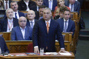 RENDKÍVÜLI! Besétált Orbán a Parlamentbe, majd szép lassan elszabadult a pokol! – A kamera mindent vett: