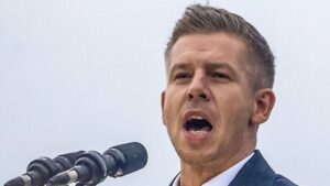 FELFOGHATATLAN! Magyar Péter ma olyat tett, amit magyar miniszterelnök még SOHA! – Az egész ország döbbenten néz: