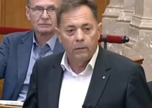 Felfüggesztette a Parlament többek között Pócs János mentelmi jogát is! EZZEL kell szembenéznie a politikusnak