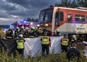 Mindenkit leszállítottak a MÁV vonatáról, súlyos baleset történt